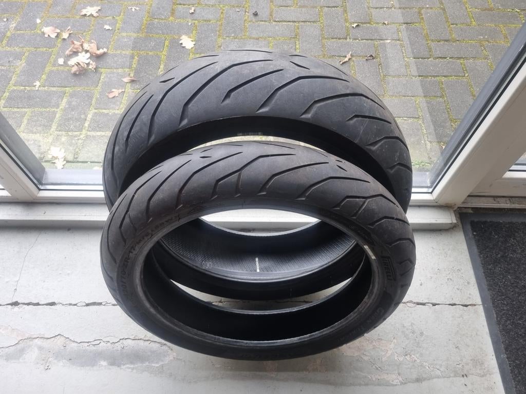 Nette set Pirelli Angel GT 120-70-17 & 190-55-17, Ophalen of Verzenden, Gebruikt