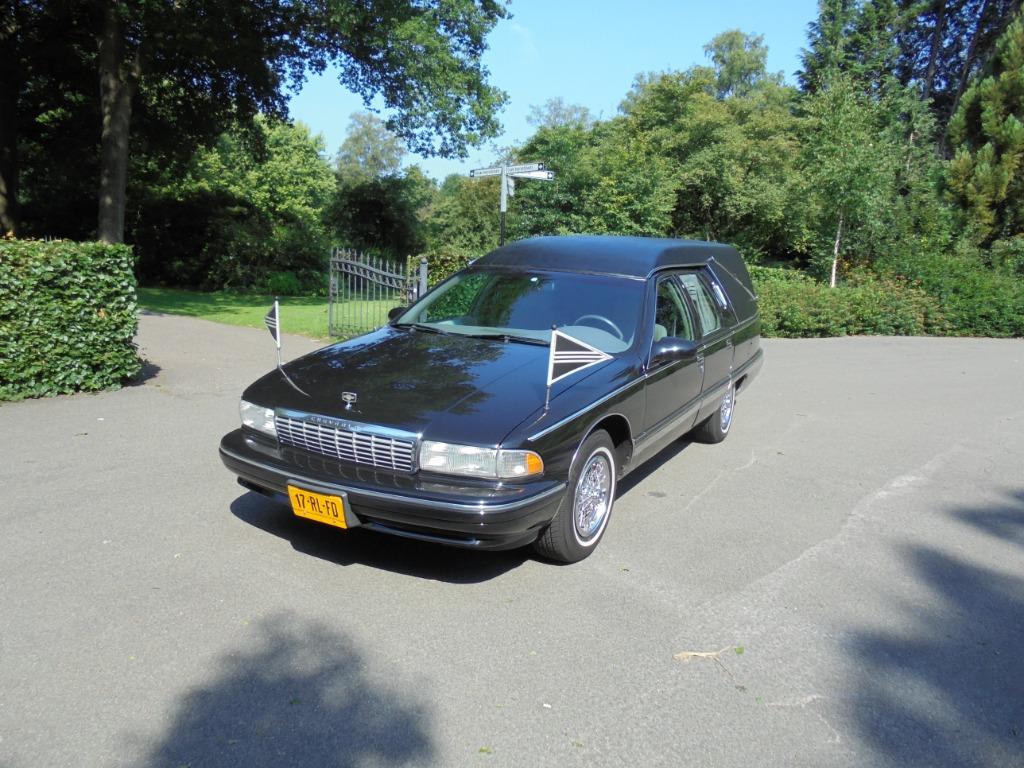 Rouwauto verhuur, Met chauffeur