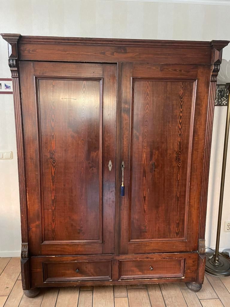 Garderobe kast , Antieke notenhouten kast Louis Philippe, Antiek en Kunst, Ophalen