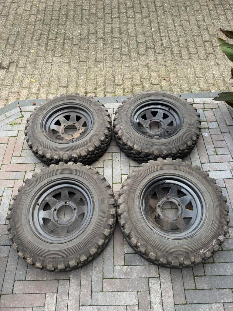 Offroad banden met velg 205 70 r15, Auto diversen, Ophalen, Zo goed als nieuw