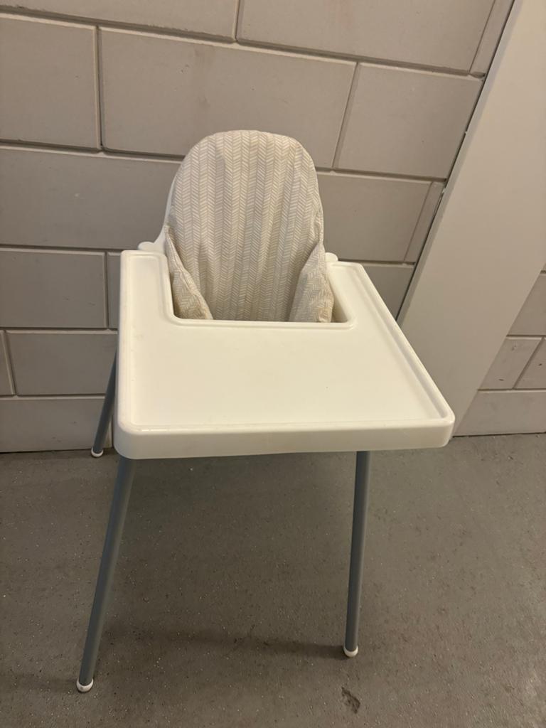 IKEA kinderstoel met stoelverkleiner, Kinderen en Baby's, Kinderstoelen, Ophalen of Verzenden, Gebruikt, Overige typen, Stoelverkleiner