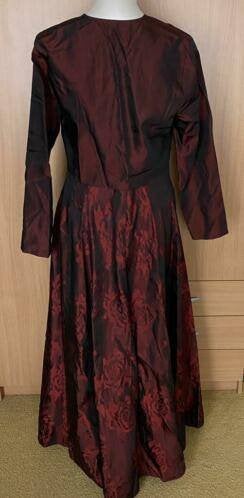Lange jurk met bijp. Jasje maat 42 [v], Kleding | Dames, Gelegenheidskleding, Overige typen, Overige kleuren, Maat 42/44 (L), Ophalen of Verzenden