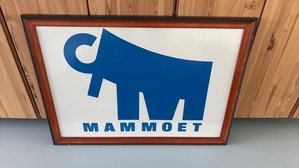Lijst met mammoet, Ophalen, Zo goed als nieuw