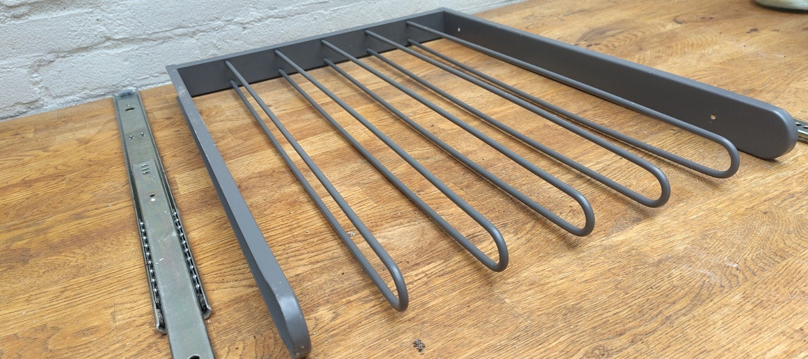 IKEA Komplement Uittrekbare Broekhanger - Grijs, Modern, functioneel, Overige materialen, Minder dan 100 cm, 50 tot 75 cm