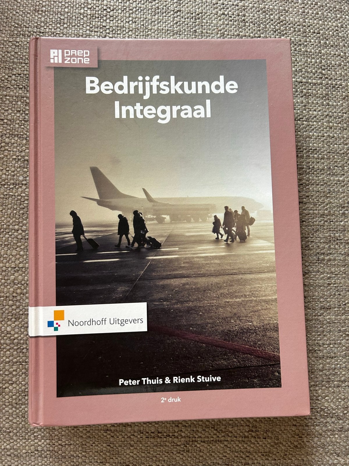 Bedrijfskunde Integraal - Peter Thuis & Rienk Stuive, Ophalen of Verzenden, Gamma, Zo goed als nieuw, HBO
