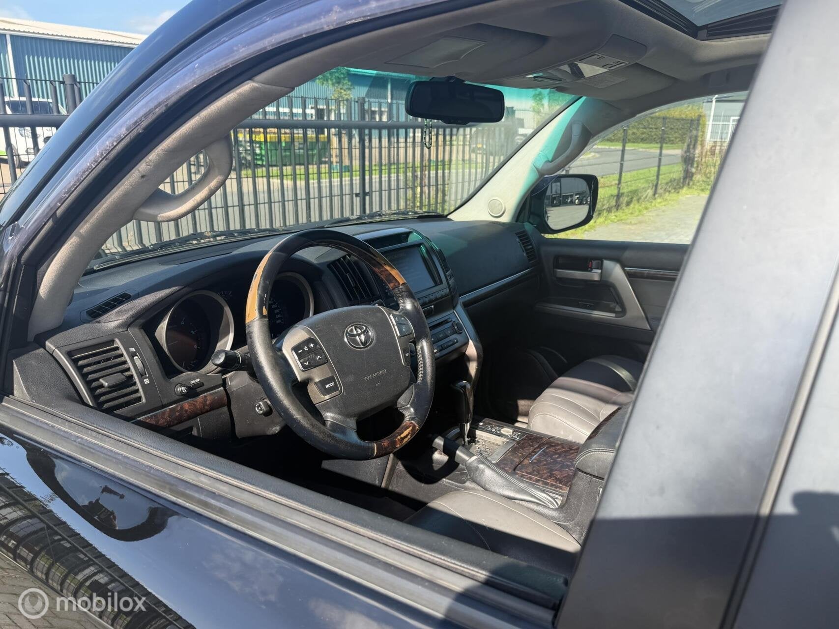 Foto 20 van Toyota LandCruiser V8 4.5 D-4D Executive 7p.