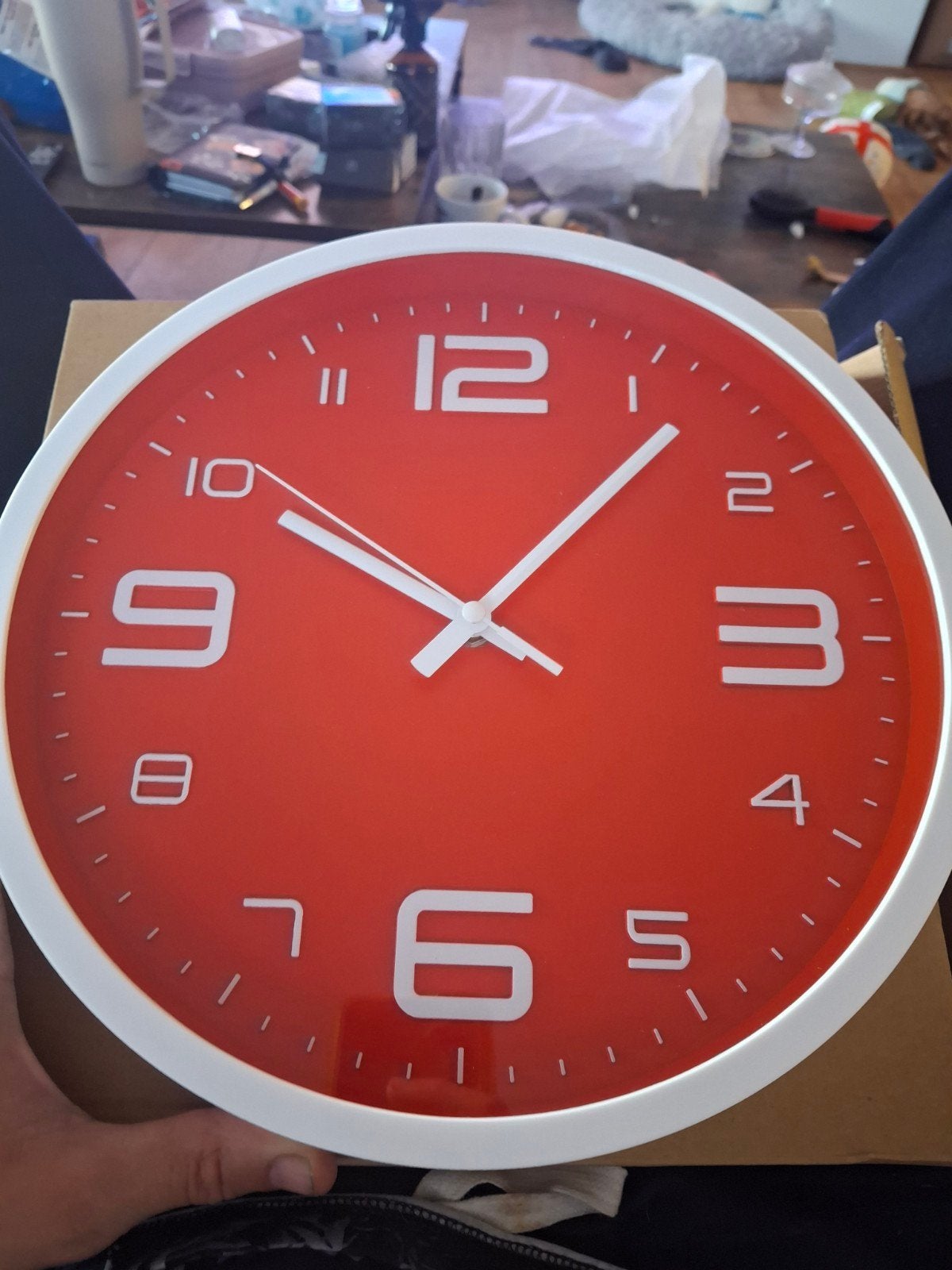 Mooie Nieuwe Rode Witte Klok 30cm, Wandklok, Analoog, Nieuw, Ophalen of Verzenden