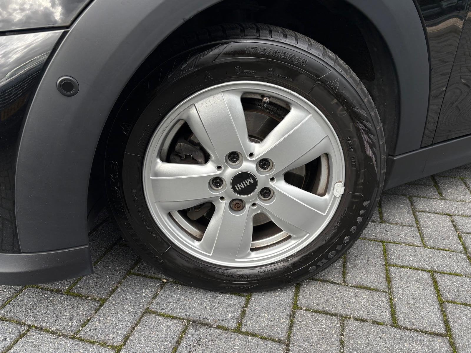 Mini 5-Deurs 1.5 One | Airco | Navi | LMV | PDC | LED | Deal, Voorwielaandrijving, Dealer onderhouden, Gebruikt, Bedrijf