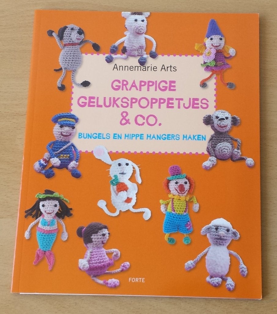 Haken - Grappige Gelukspoppetjes & Co. -Annemarie Arts- 2013, Gebruikt, Ophalen of Verzenden, Nvt, Patroon of Boek