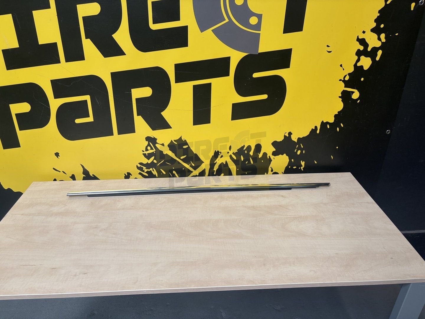 Audi A4 (11/15-) voorportiersierlijst Links bij portier (Chr, -, -, Nieuw, -