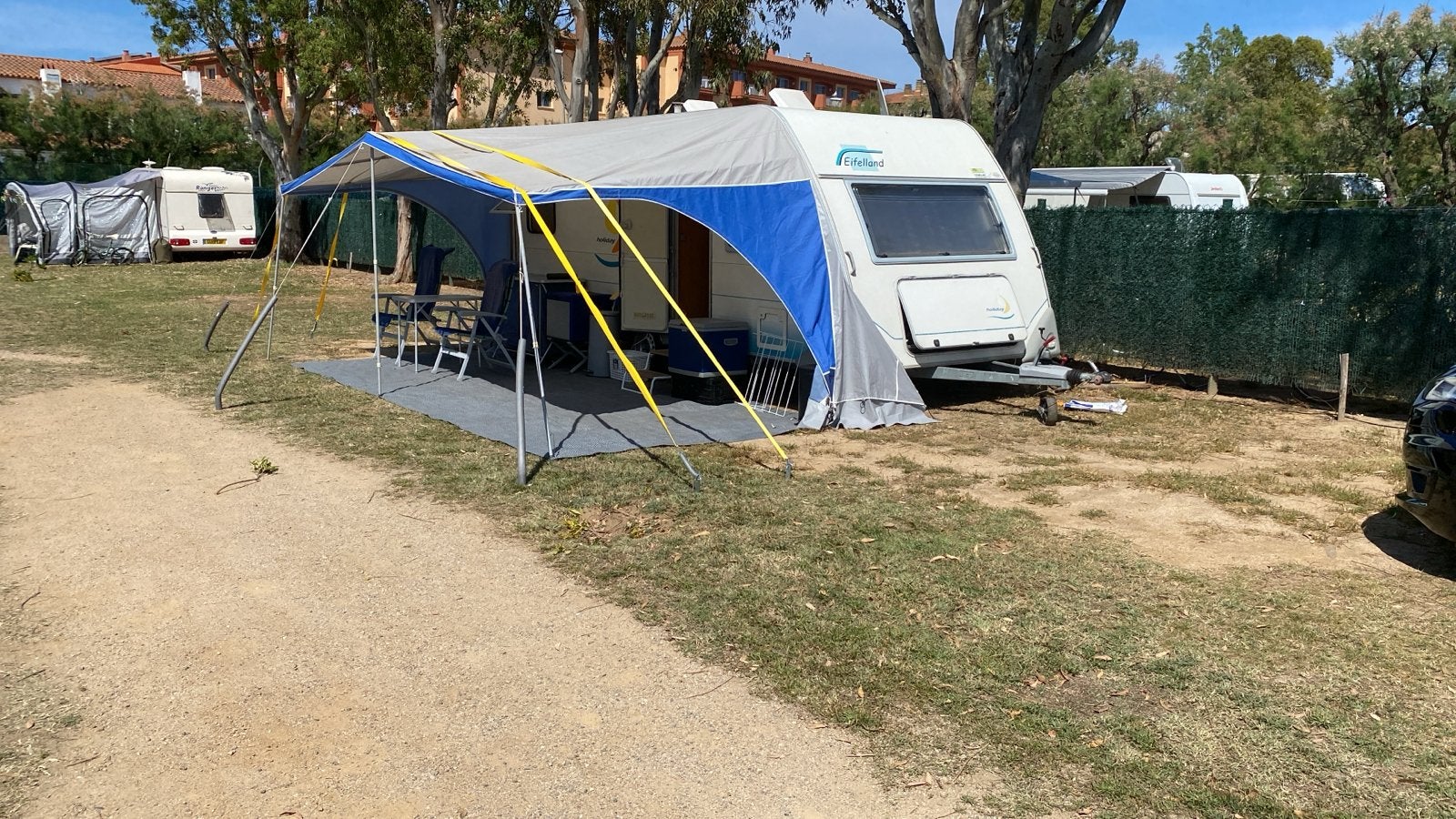 Eifelland Caravan in topstaat! met airco, luifel en voortent, Rondzit, Frans bed, Eifelland, Eifelland