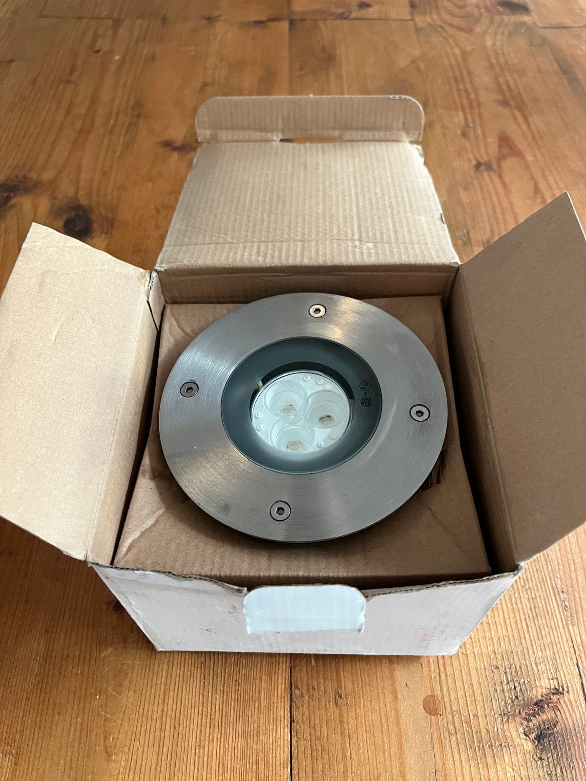 Wetsy Power LED Grondspot - Nieuw in doos, Minder dan 50 watt, Nieuw, Ophalen of Verzenden, Netvoeding