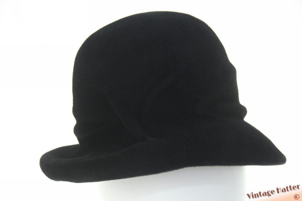 Vintage Dameshoed Seeberger zwart velour 57-58 goede staat, 56 of 57 cm (M, 7 of 7⅛ inch), Hoed, Ophalen of Verzenden, Zo goed als nieuw