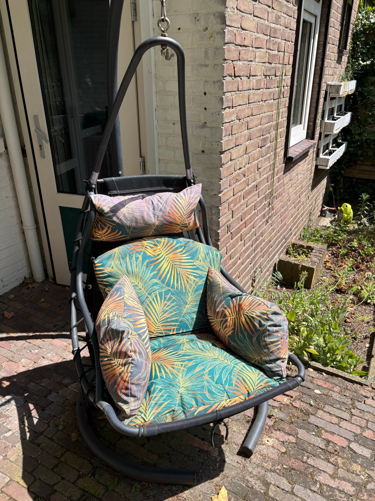 Comfortabele hangstoel met kussens, Tuin en Terras, Tuinstoelen, Gebruikt, Metaal, Ophalen