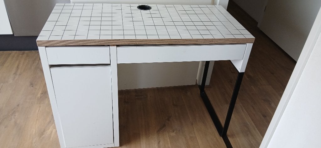 Micke bureau, Ophalen, Opbergruimte, 105 cm, Gebruikt