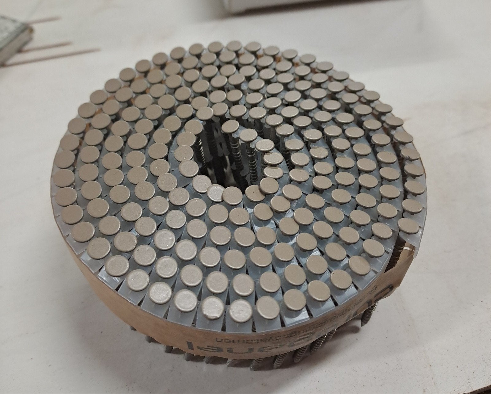 RVS Ringnagel platkop 2,7/2,9x50mm bruin CCS 71987 (2000 st), Doe-het-zelf en Verbouw, 50 tot 100 mm, Nieuw, Ophalen of Verzenden