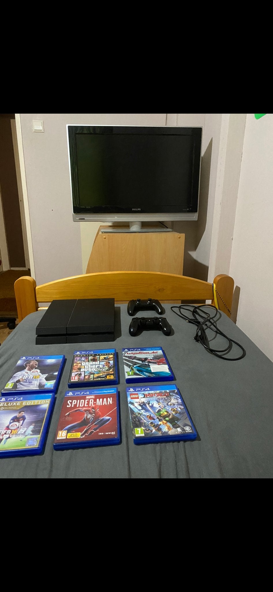 PlayStation 4 met games een tv en een controller, Spelcomputers en Games, Spelcomputers | Sony PlayStation 4, Ophalen, Met 1 controller