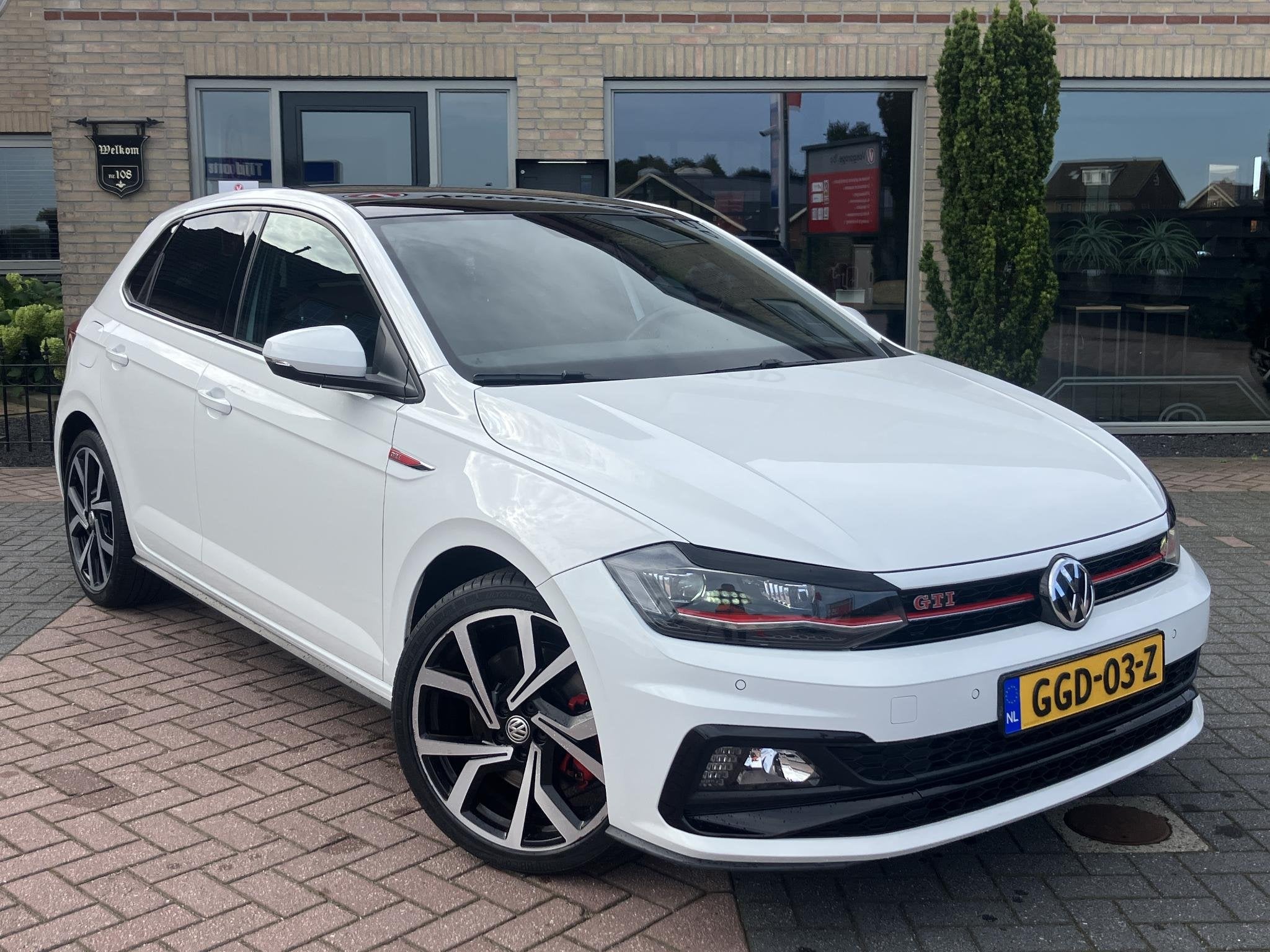 Volkswagen Polo 2.0 TSI GTI | ACC | Open dak | LED, Stof, Gebruikt, 4 cilinders, 1984 cc
