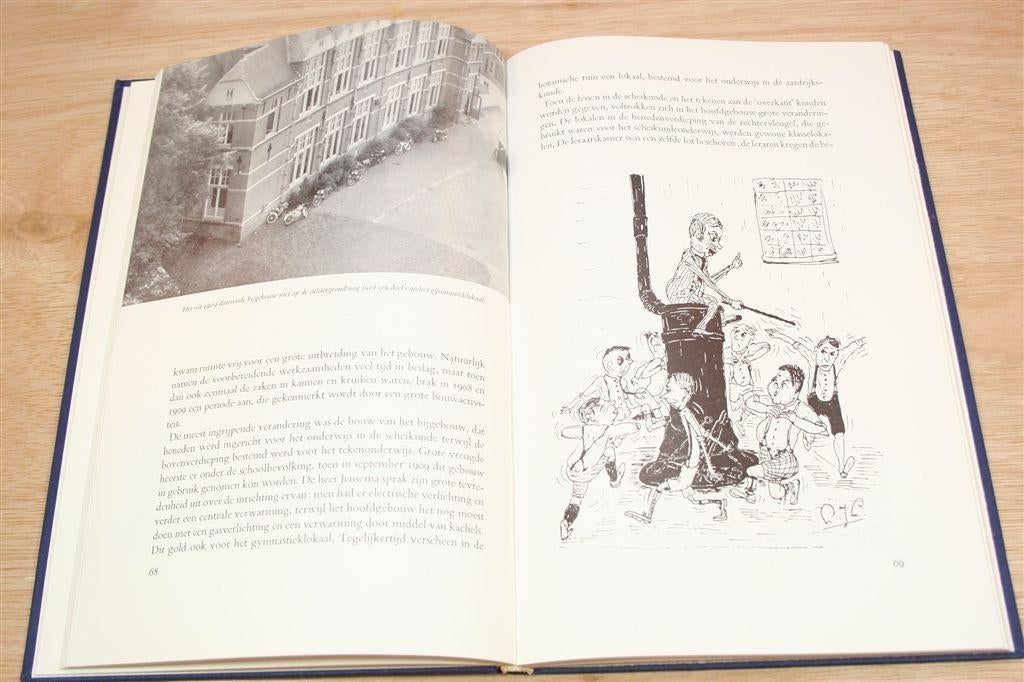 Gedenkboek R.H.B.S. Groningen — 1864-1964 [1964], Boeken, Ophalen of Verzenden, Gelezen