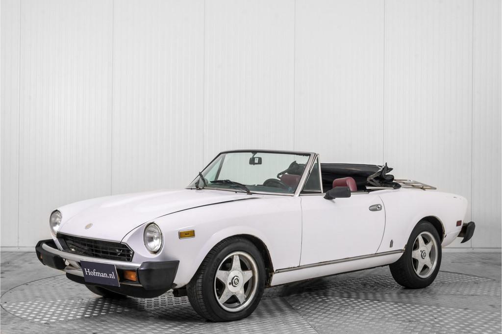 Fiat 124 2000 Sport Spider (bj 1979), Achterwielaandrijving, Gebruikt, 4 cilinders, Cabriolet