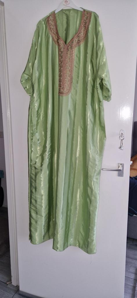 Marokkaanse kleding, Ophalen, Zo goed als nieuw