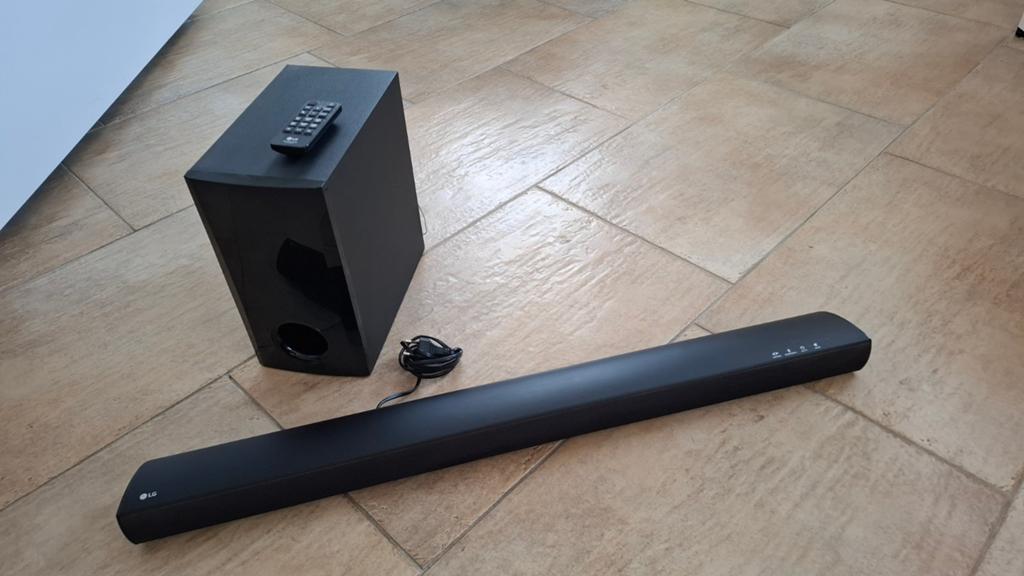 LG SH2 Soundbar met subwoofer, Ophalen, Bluetooth, Gebruikt