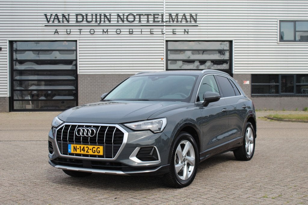 Audi Q3 35 TFSI S Edition / Carplay / LED / Stoelverwarming, Stof, 4 cilinders, Met garantie (alle), 1505 kg