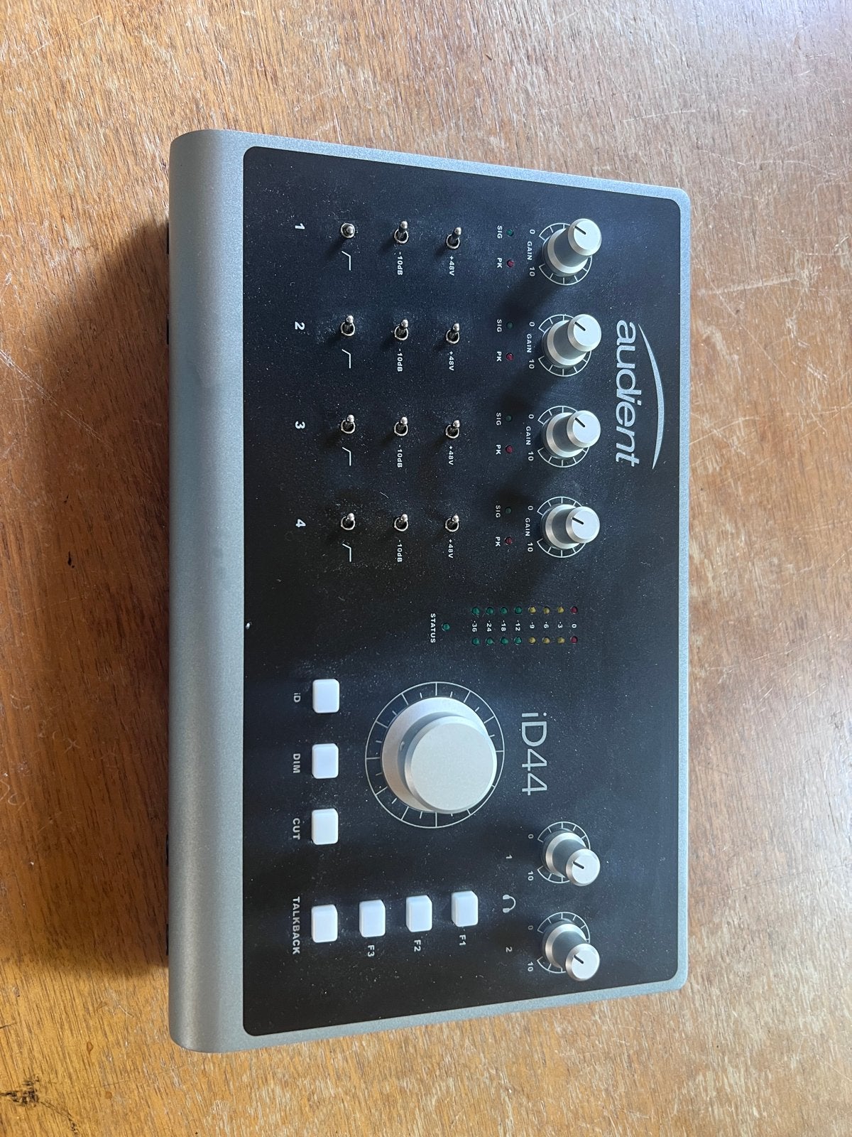 Audient iD44 Audio Interface - Zo goed als nieuw, Ophalen of Verzenden, Zo goed als nieuw, 20 kanalen of meer, Microfooningang