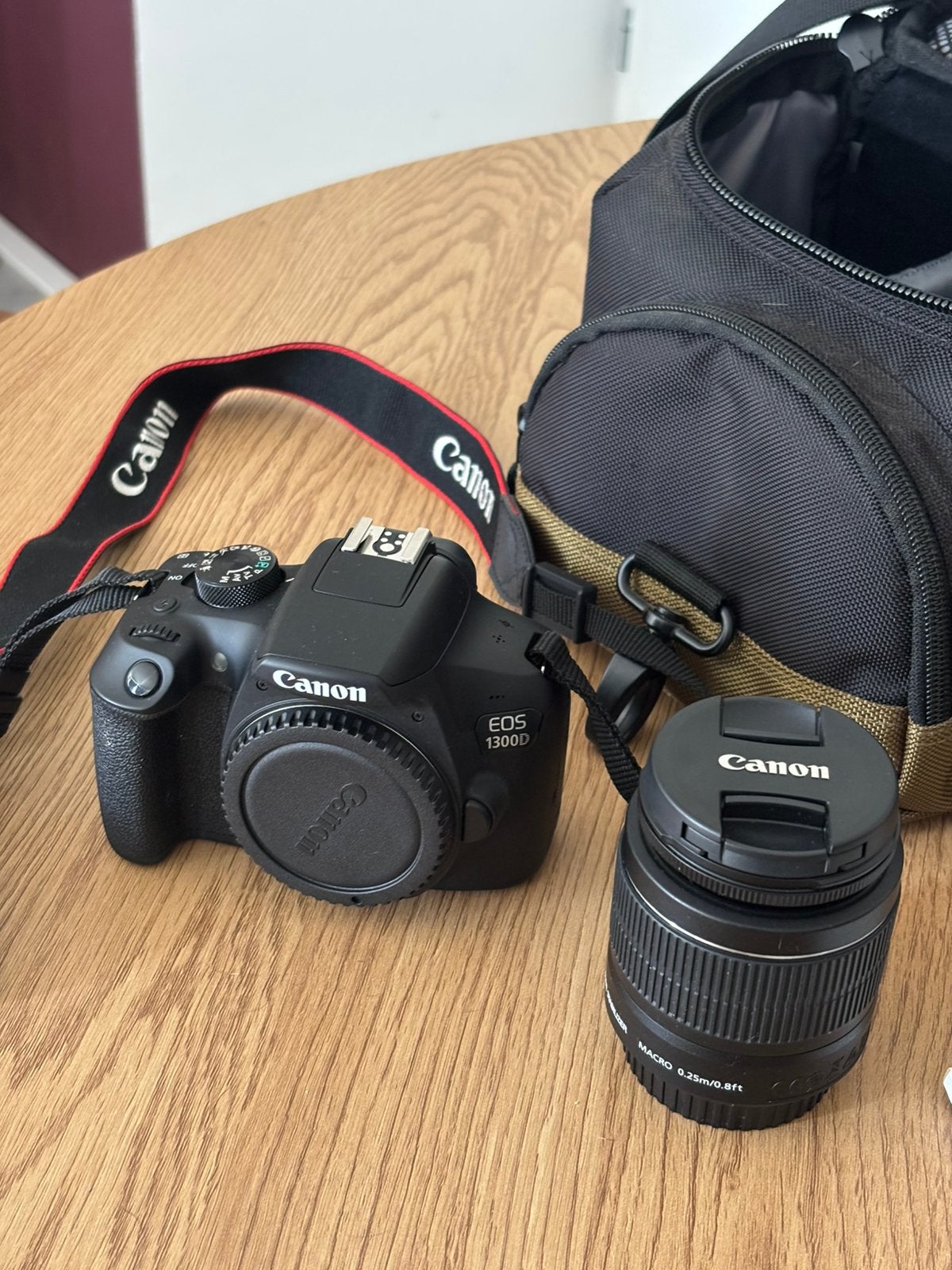 Canon EOS 1300D + 18-55mm lens + SD-kaart + cameratas, Ophalen, Geheugenkaart, Spiegelreflex, Canon