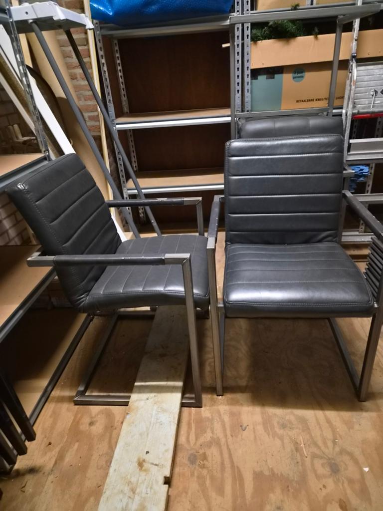 Eetkamerstoel antraciet 4 stuks, Ophalen of Verzenden, Gebruikt, Grijs