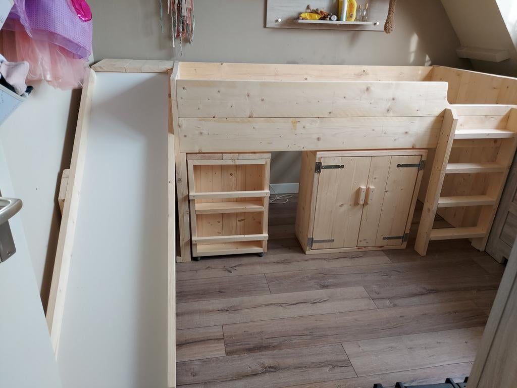 Half hoogslaper steigerhout met glijbaan, Kinderen en Baby's, Kinderkamer | Bedden, Ophalen of Verzenden, 180 cm of meer