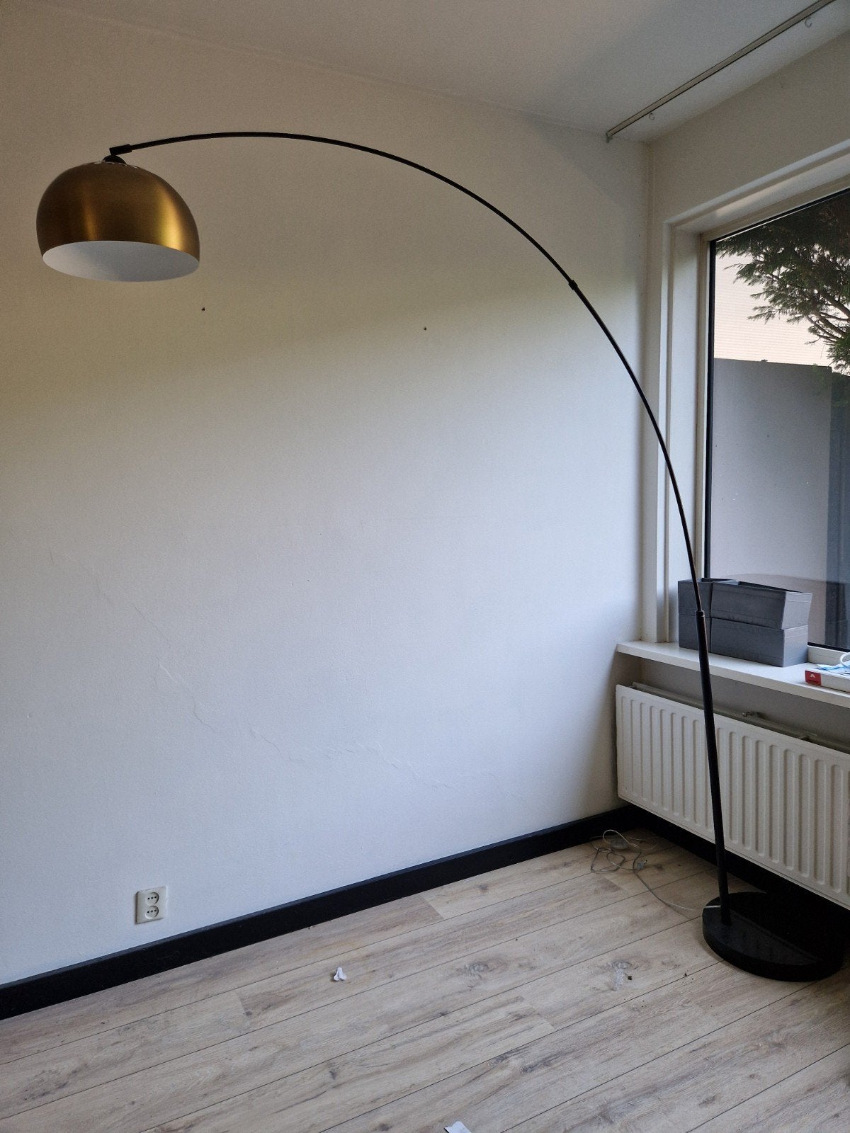 Grote Booglamp met Gouden Kap - Hoogte Verstelbaar (2.20m), Huis en Inrichting, Ophalen, Gebruikt, Metaal, 200 cm of meer