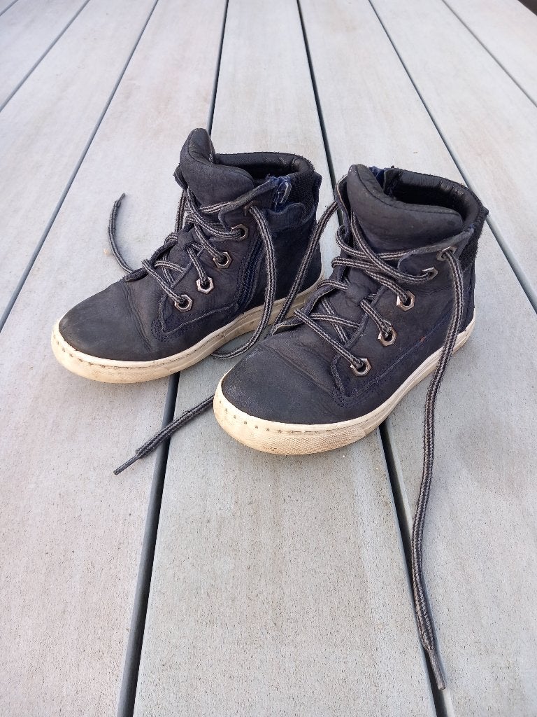 K178 Blauwe schoenen Trackstyle maat 28, Schoenen, Ophalen of Verzenden, Jongen, Gebruikt