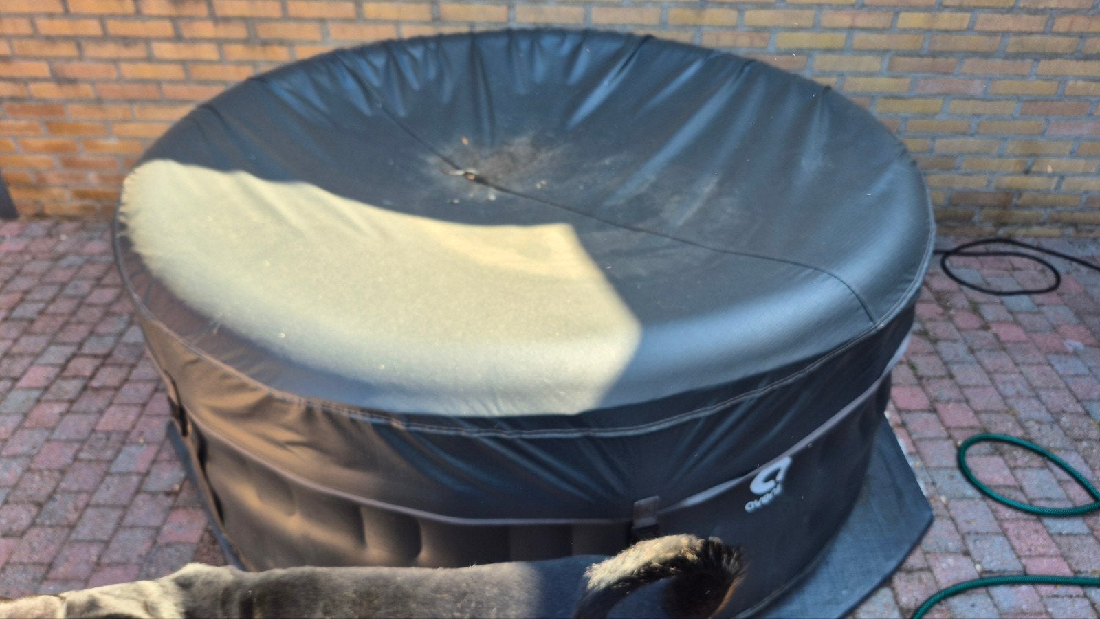 Avenli Opblaasbare Jacuzzi met Afdekzeil en Pomp, Ophalen, Gebruikt, Afdekzeil, Opblaasbaar