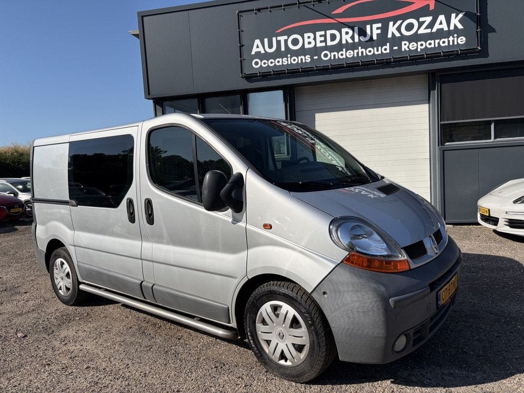 Renault Trafic 2.5 dCi L1H1 AIRCO 3-pers. NIEUWE APK, 135 pk, Renault, Bedrijf, Te koop