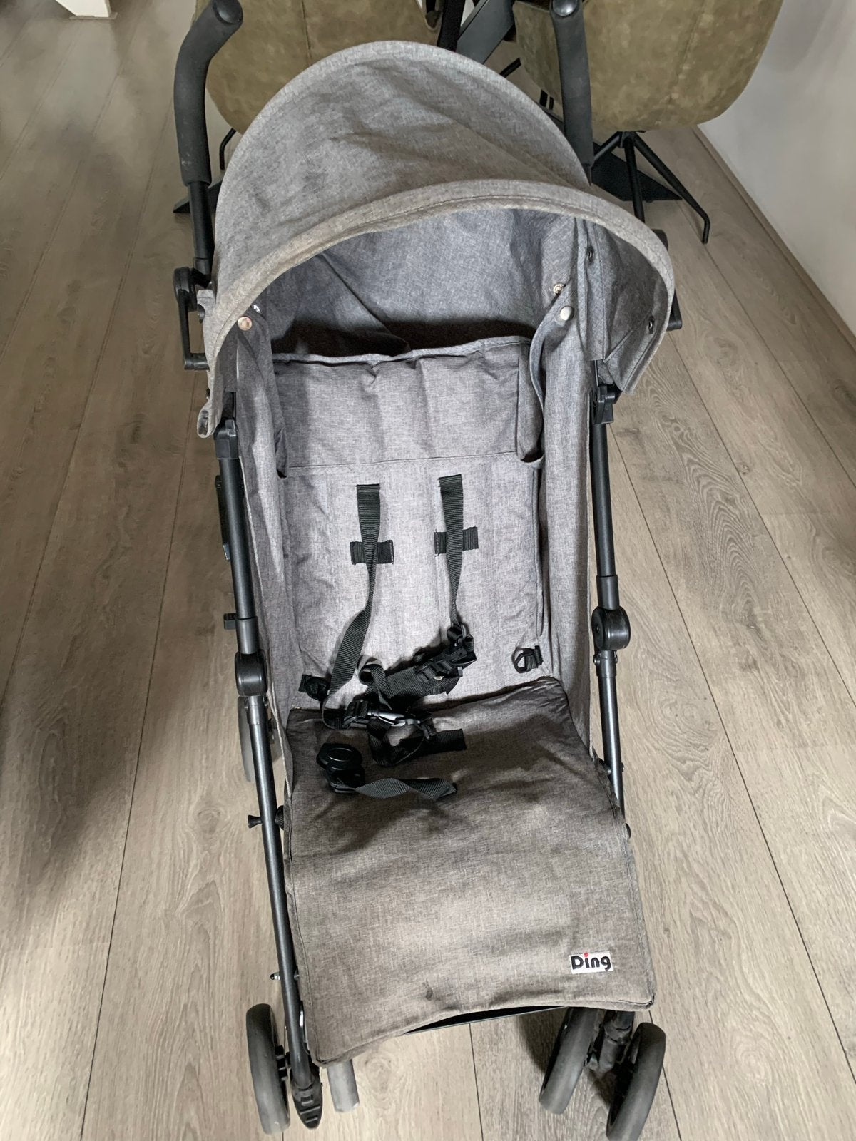 Buggy Ding - Compacte en lichte kinderwagen, Kinderen en Baby's, Buggy's, Ophalen of Verzenden, Gebruikt, Overige merken, Verstelbare rugleuning