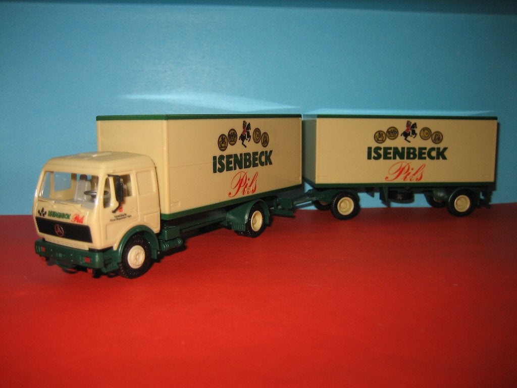 Isenbeck-Pils  MERCEDES combi  Herpa, Hobby en Vrije tijd, Modelauto's | 1:87, Ophalen of Verzenden, Zo goed als nieuw, Bus of Vrachtwagen