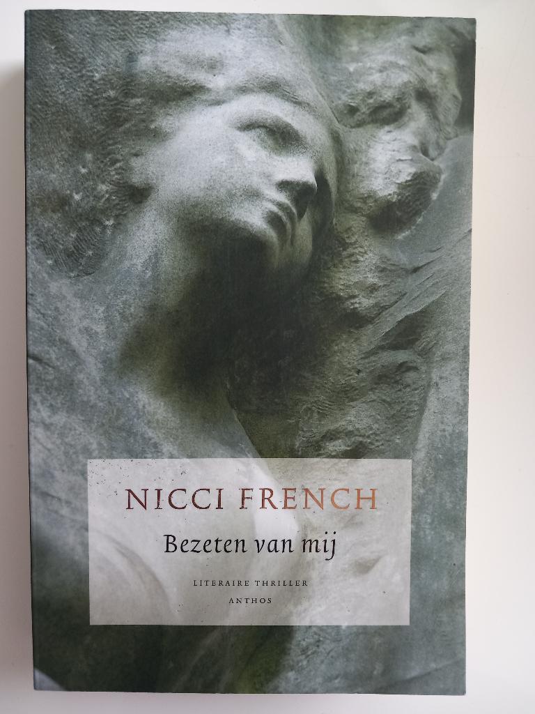 Nicci French - Bezeten van mij, Ophalen of Verzenden, Zo goed als nieuw