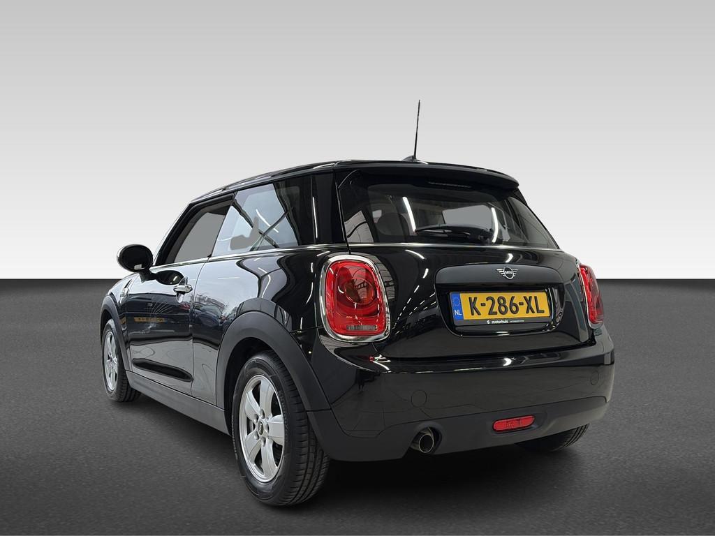 MINI 3-Deurs Mini (f56) 1.5 ONE FIRST 75PK NAVI SPORTSEATS N, Auto's, Voorwielaandrijving, Gebruikt, 4 stoelen, Origineel Nederlands