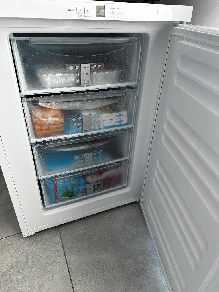 Freezer, Witgoed en Apparatuur, Koelkasten en IJskasten, 60 cm of meer, 100 tot 150 liter, Zo goed als nieuw, Met vriesvak