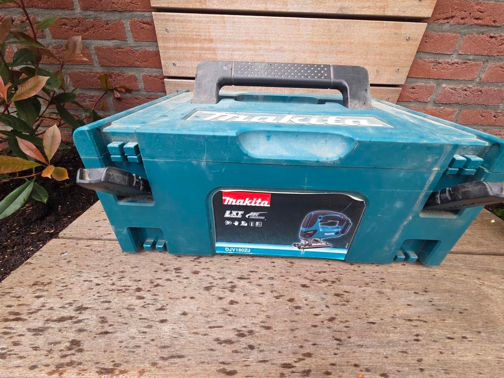 Makita DJV180Z Accu Decoupeerzaag in koffer, Doe-het-zelf en Verbouw, Gereedschap | Zaagmachines, Gebruikt, Decoupeerzaag, Minder dan 600 watt