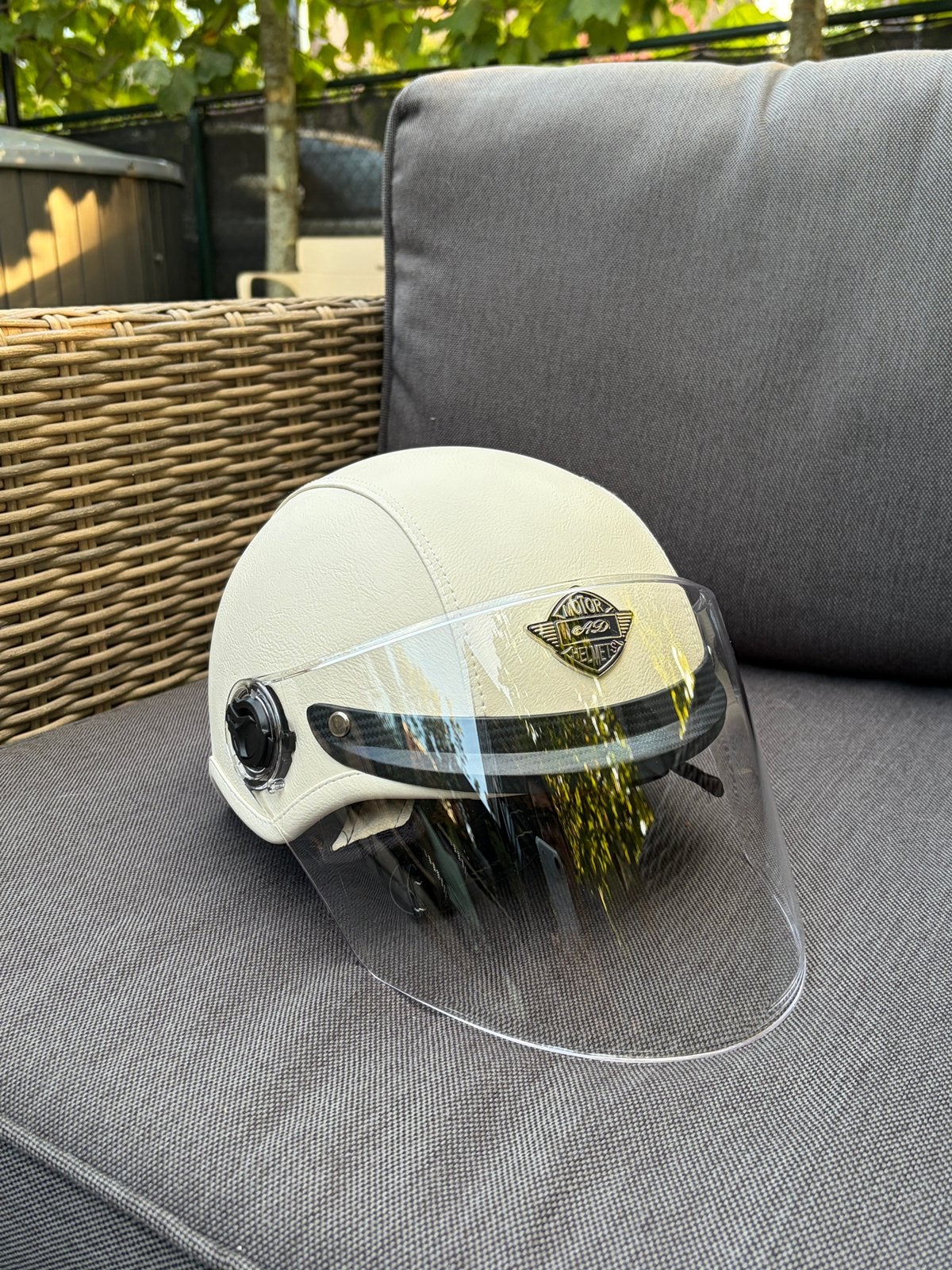 Motorhelm, Ophalen, Zo goed als nieuw