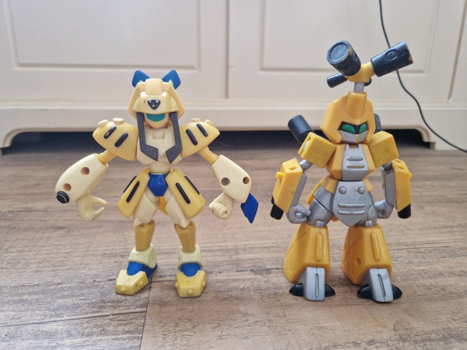 2 Medabots actiefiguren - Metabee en Rokusho, Ophalen of Verzenden, Gebruikt