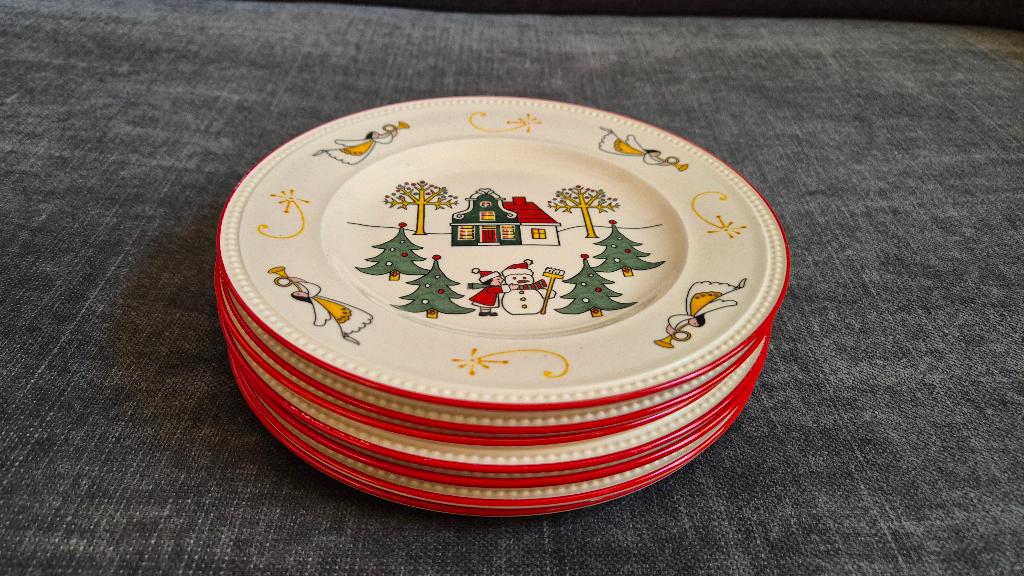 6 Wedgwood Christmas borden Ø 21,5 cm, Keramiek, Ophalen of Verzenden, Zo goed als nieuw, Bord(en)