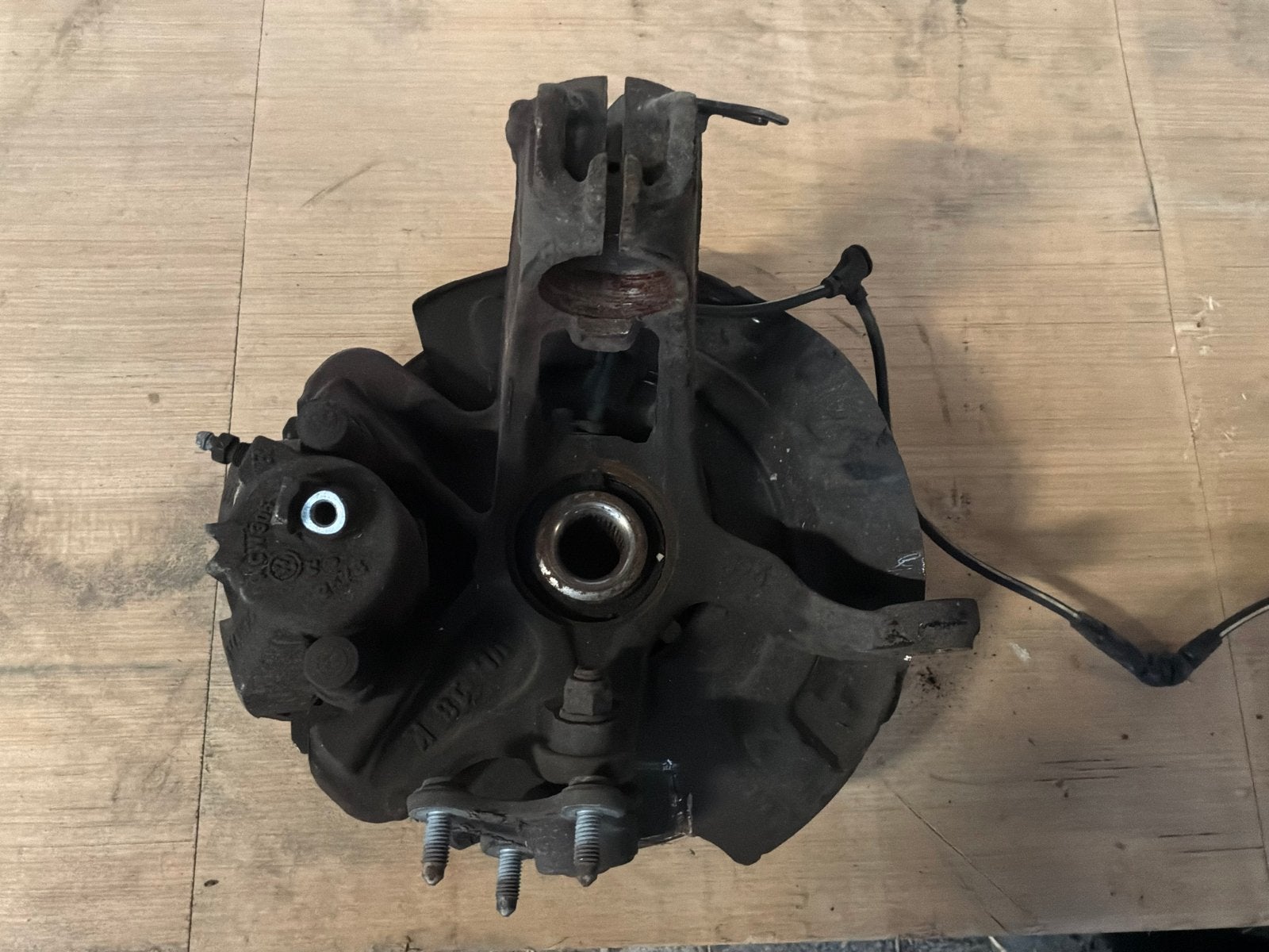 Polo 2G fusee met remschijf en remklauw links en rechts, Gebruikt, Ophalen of Verzenden, Kundenbetreuung@volkswagen.de, Berlinerrring 2, 38440 Wolfsburg Duitsland
