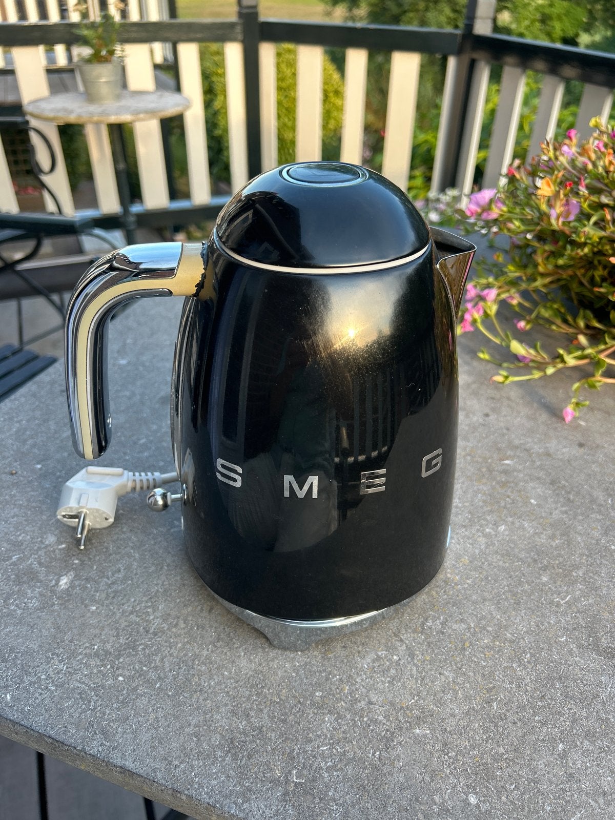 Smeg waterkoker zwart - Stijlvol en functioneel, 1 tot 2 liter, Ophalen of Verzenden, Gebruikt