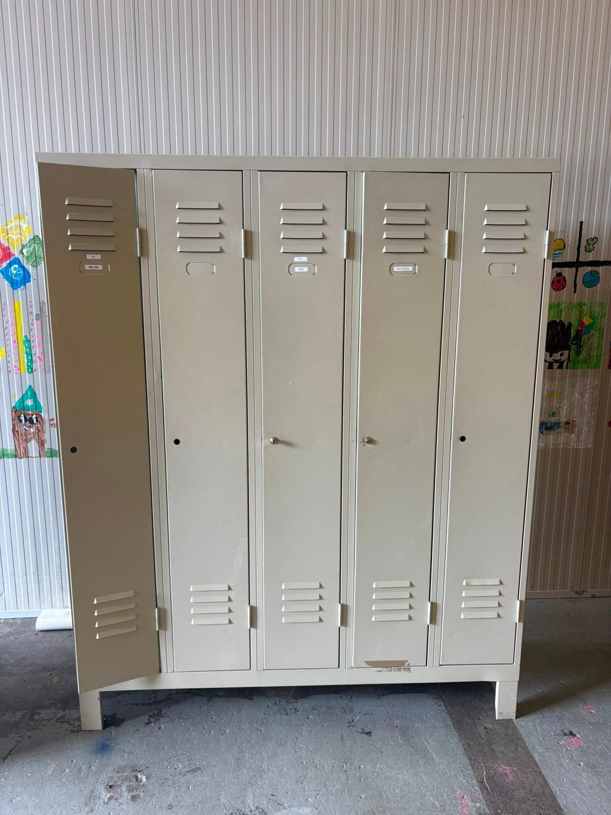 5 deurs locker, Ophalen, Zo goed als nieuw