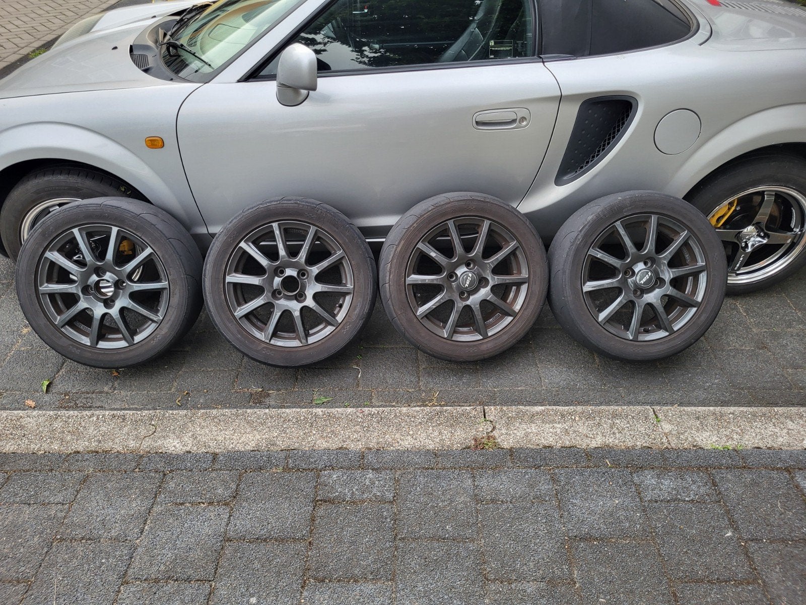 15 inch Rial Milano velgen 4x100 met semi-slicks, Auto-onderdelen, Ophalen, Gebruikt, 15 inch, Banden en Velgen