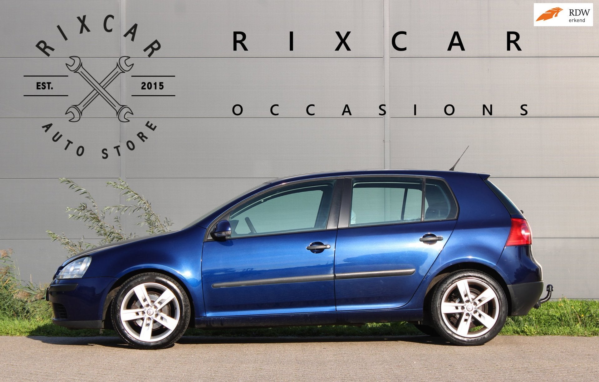 Volkswagen Golf 1.6 FSI Turijn Airco Navigatie Trekhaak !NIE, Voorwielaandrijving, Gebruikt, Zwart, 4 cilinders