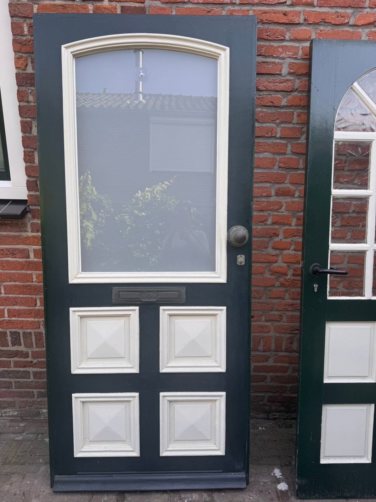 Klassieke voordeur met matglas en brievenbus – nette staat, Gebruikt, Deurkozijn, 150 tot 225 cm, Inclusief glas